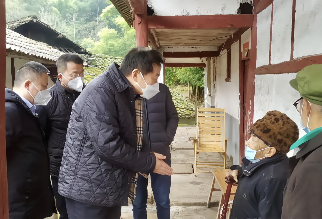 四川省尊龙集团党委书记、董事长任丁率队赴嘉陵区开展帮扶工作